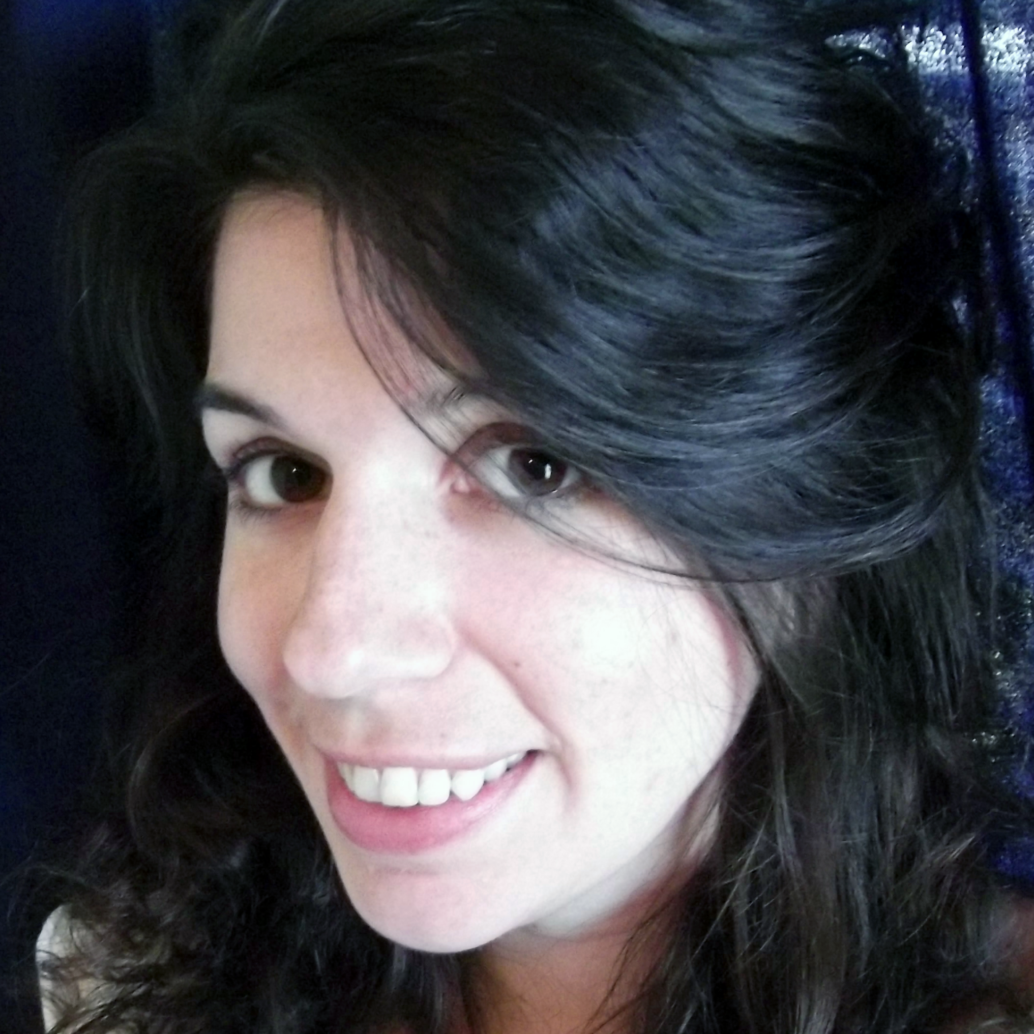 CameronElizabeth_AuthorPhotoC.png